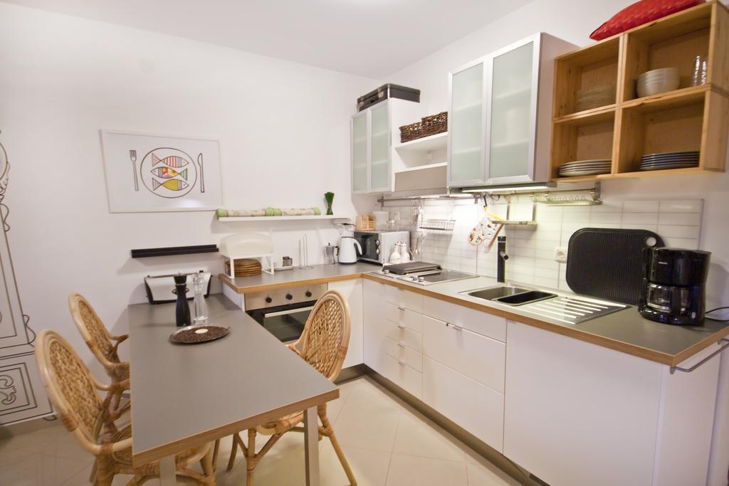 Adela Apartments Dramalj Buitenkant foto